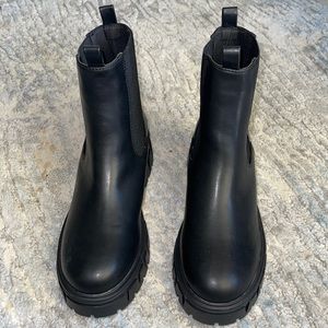 Womens’s Faux Leather Boots, Size 7.5